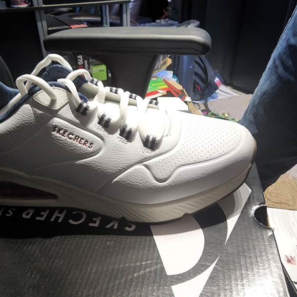 Sketchers LA, - Picture 5 of 6